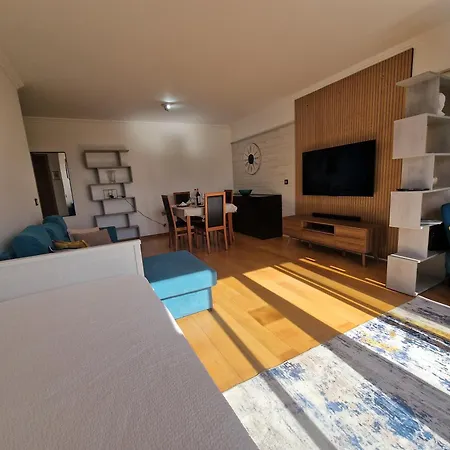 Mcstylo-golden * Caniço