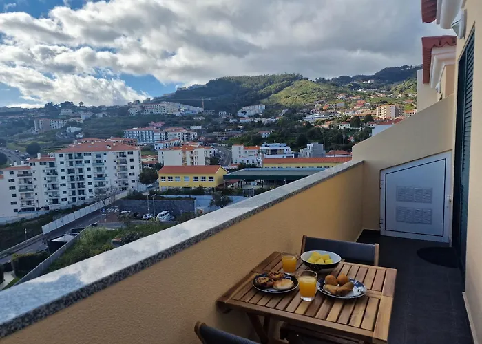 Mcstylo-golden Caniço